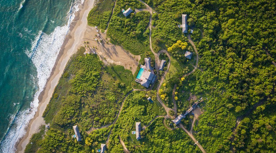 Tanusas — Oceanfront boutique resort, Ecuador